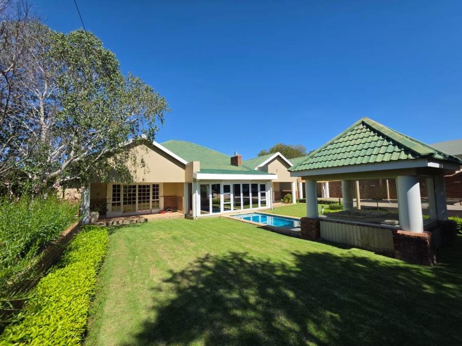 8 Bedroom Property for Sale in Riebeeckstad Free State